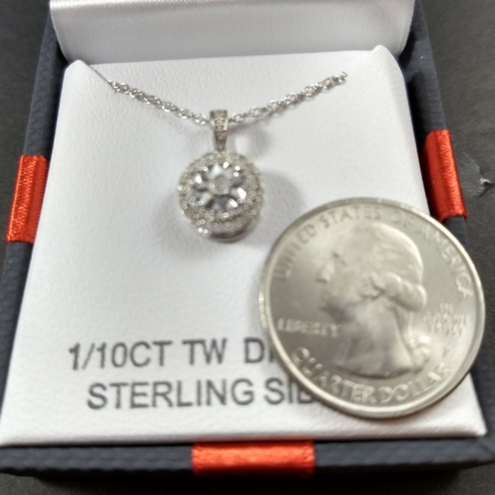 Diamond 1/10CT TW Diamond Sterling Pendant NIB - Picture 4 of 4